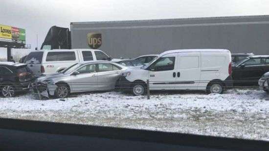 В США из-за снега - массовое ДТП с 80-ю автомобилями (ФОТО/ВИДЕО)