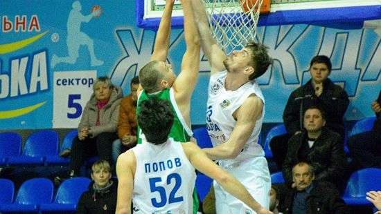 «Николаев» обыграл «Химик» в Суперлиге