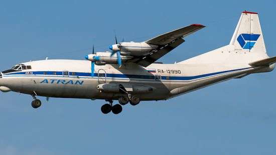 В Якутске самолет Ан-12 начал разваливаться при взлете и рассыпать тонны золота (ФОТО)