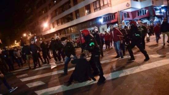 Российские фанаты снова отличились в Европе