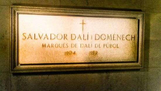 В Испании во второй раз похоронили Сальвадора Дали