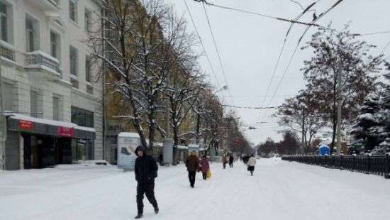 Из-за сильных снегопадов в Днепре 20 и 21 марта объявлены официальными выходными