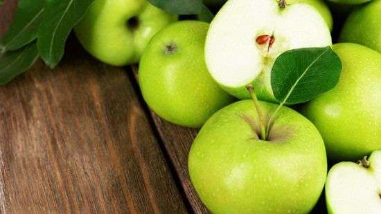 Врачи назвали главные причины кушать яблоки
