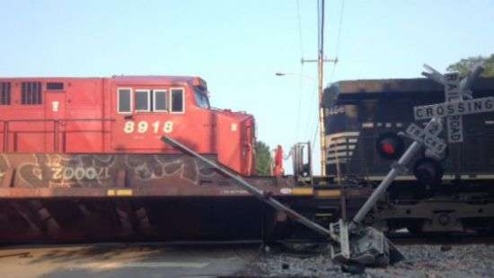 В США - эвакуация из-за столкновения поездов: в одном из составов везли токсичные вещества