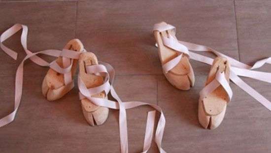 В Японии вошли в моду сандалии в виде копыт (ФОТО)