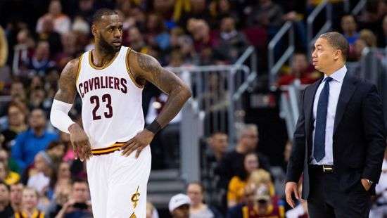 НБА. Главный тренер «Кливленда» приостановил тренерскую деятельность из-за проблем со здоровьем