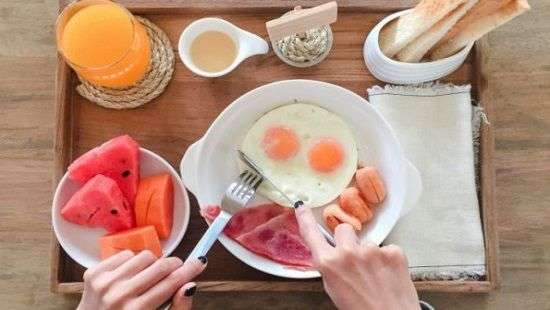 Что есть на завтрак для эффективного похудения, рассказали эксперты