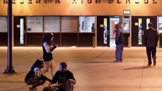 Подробности стрельбы в школе США: стрелок получил смертельное ранение