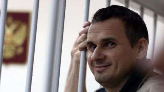 Путин поручил администрации проработать вопрос помилования Сенцова и Кольченко