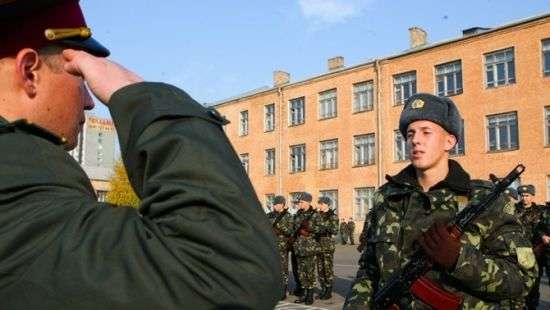 Весной на срочную службу призовут 15 тысяч украинцев