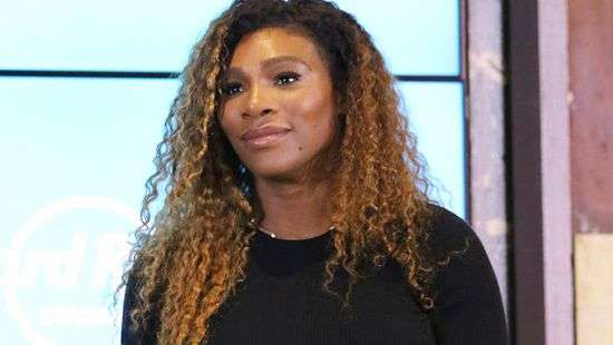 Серена Уильямс в эффектном платье приняла участие в закладке нового стадиона (ФОТО)