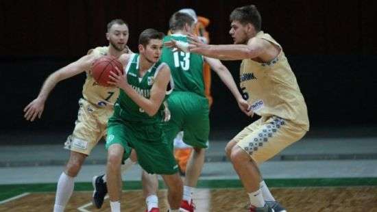 «Будивельник» одолел «Химик»