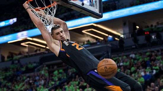 Клуб украинца разгромно проиграл «Кливленду»