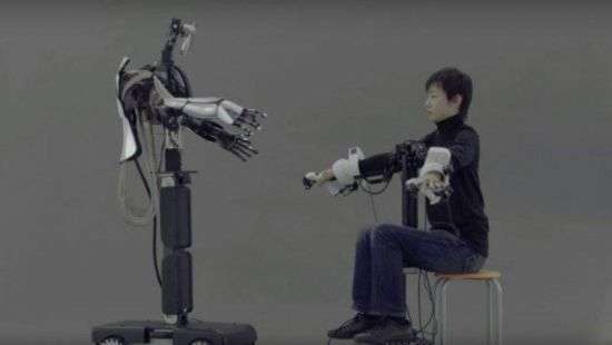 Японцы создали робота-аватара