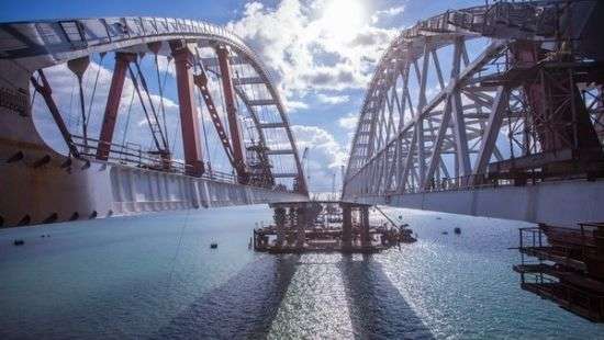 За проезд по Крымскому мосту пообещали поименные санкции