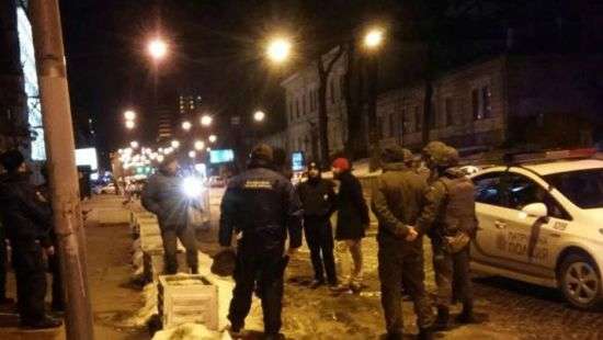 У консульства Польши в Киеве  произошла потасовка