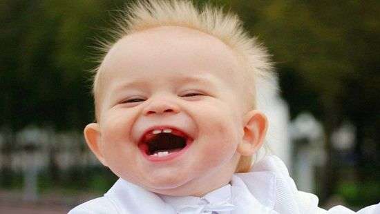 Названы 5 целебных свойств смеха