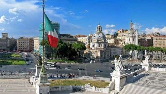 Италия приняла решение выслать двух российских дипломатов – МИД страны