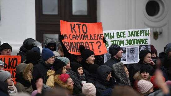 Жители Кемерово требуют рассказать им правду о пожаре (ФОТО/ВИДЕО)