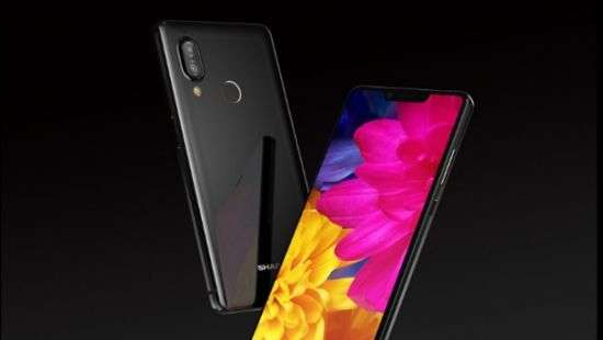 Sharp показала двойника iPhone X