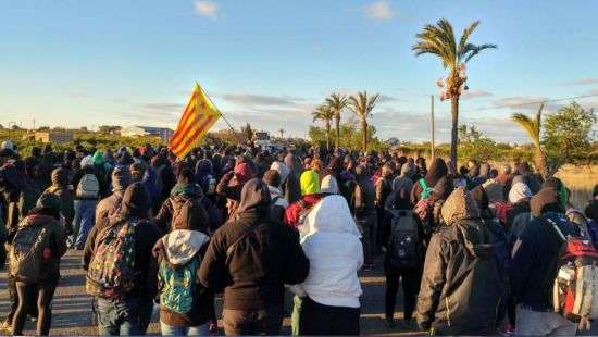 Беспорядки в Барселоне: активисты начали блокировать дороги в регионе (ВИДЕО)