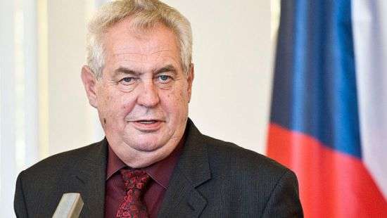 В Чехии депутаты парламента обвинили президента Земана в госизмене