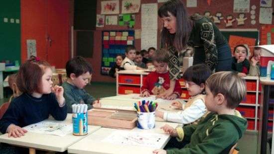 Во Франции детей обяжут получать образование с трехлетнего возраста