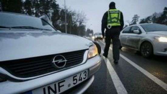 Конфискованные авто на «евробляхах»  начали раздавать бесплатно - СМИ