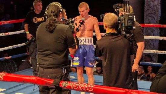 Украинский боксер снова завершил бой нокаутом