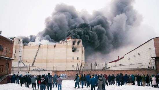 В результате пожара в кемеровском ТЦ пострадали 79 человек