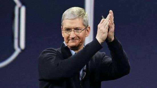 Глава Apple разрешил смотреть фильмы для взрослых