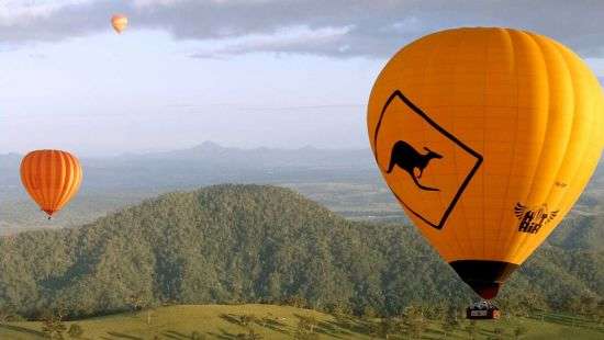 В Австралии упал воздушный шар с людьми на борту: пострадали 9 человек