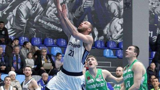 «Днепр» одолел последнюю команду Суперлиги