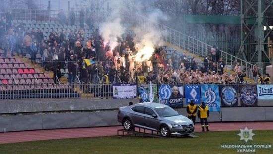 В Мариуполе в стычках с фанатами пострадали девять полицейских