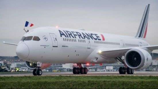 Ведущая авиакомпания Франции отменит четверть рейсов из-за забастовок