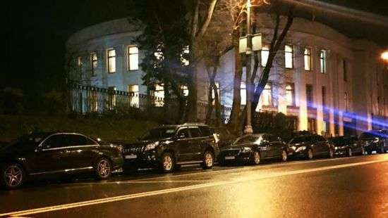 Выяснилось, какие автомобили обслуживают нардепов