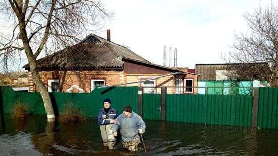 На Полтавщине паводок затопил села, уровень воды поднялся до 2,5 метров (ВИДЕО)