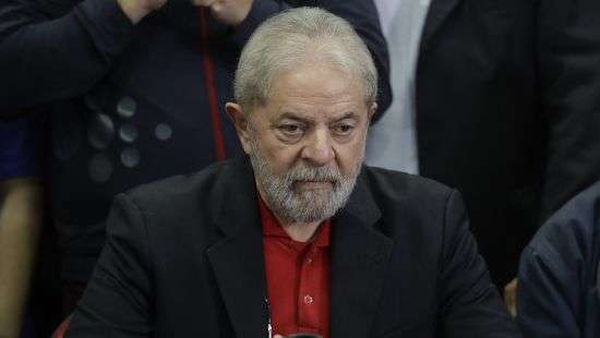 Экс-президента Бразилии суд приговорил к 12 годам тюрьмы