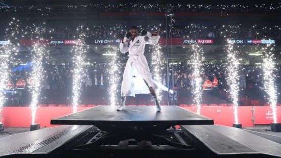 Промоутер Джошуа начал переговоры об объединительном бое