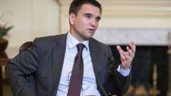 Климкин рассказал кто получил первую электронную визу