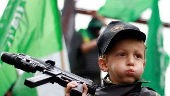 Как в России учат воевать детей ( ВИДЕО)