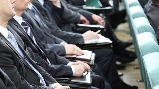 В Украине радикально увеличили расходы на слуг народа