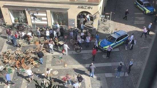 В Германии грузовик въехал в толпу людей, есть жертвы