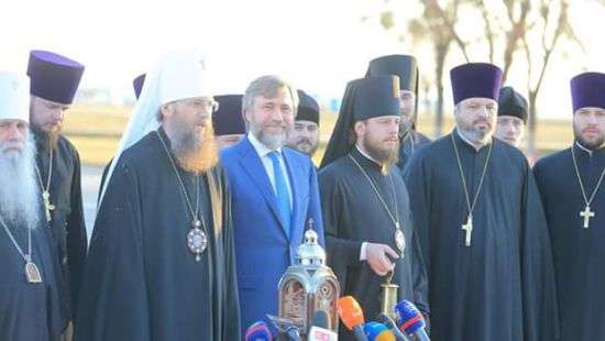 Митрополит Антоний и меценат Новинский привезли в Украину Благодатный огонь