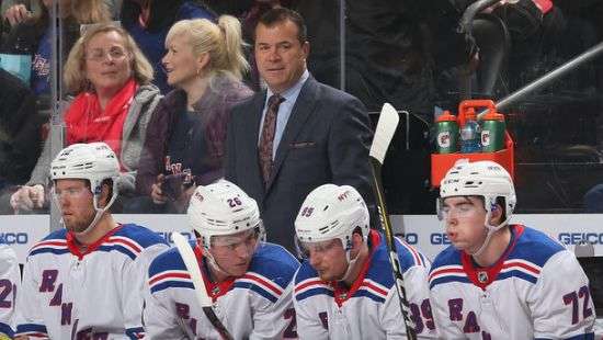 Впервые сезон в НХЛ прошел без тренерских отставок