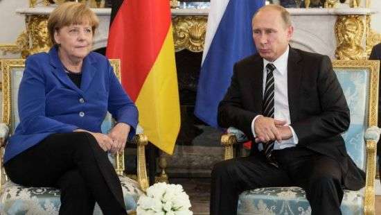 Меркель и Путин обсудили Украину по телефону: известны детали переговоров