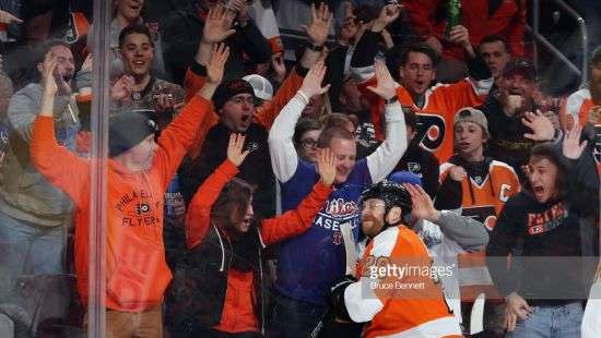 НХЛ. «Торонто» переиграл «Монреаль», «Филадельфия» разгромно обыграла «Рейнджерес», «Вашингтон» сильнее «Нью-Джерси»