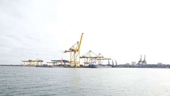 Густой туман привел к сбоям в работе шести портов страны