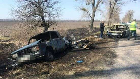 Под Киевом разграбили перевозившее пенсии авто «Укрпочты»