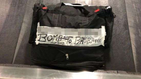 В аэропорту возникла паника из-за надписи на сумке